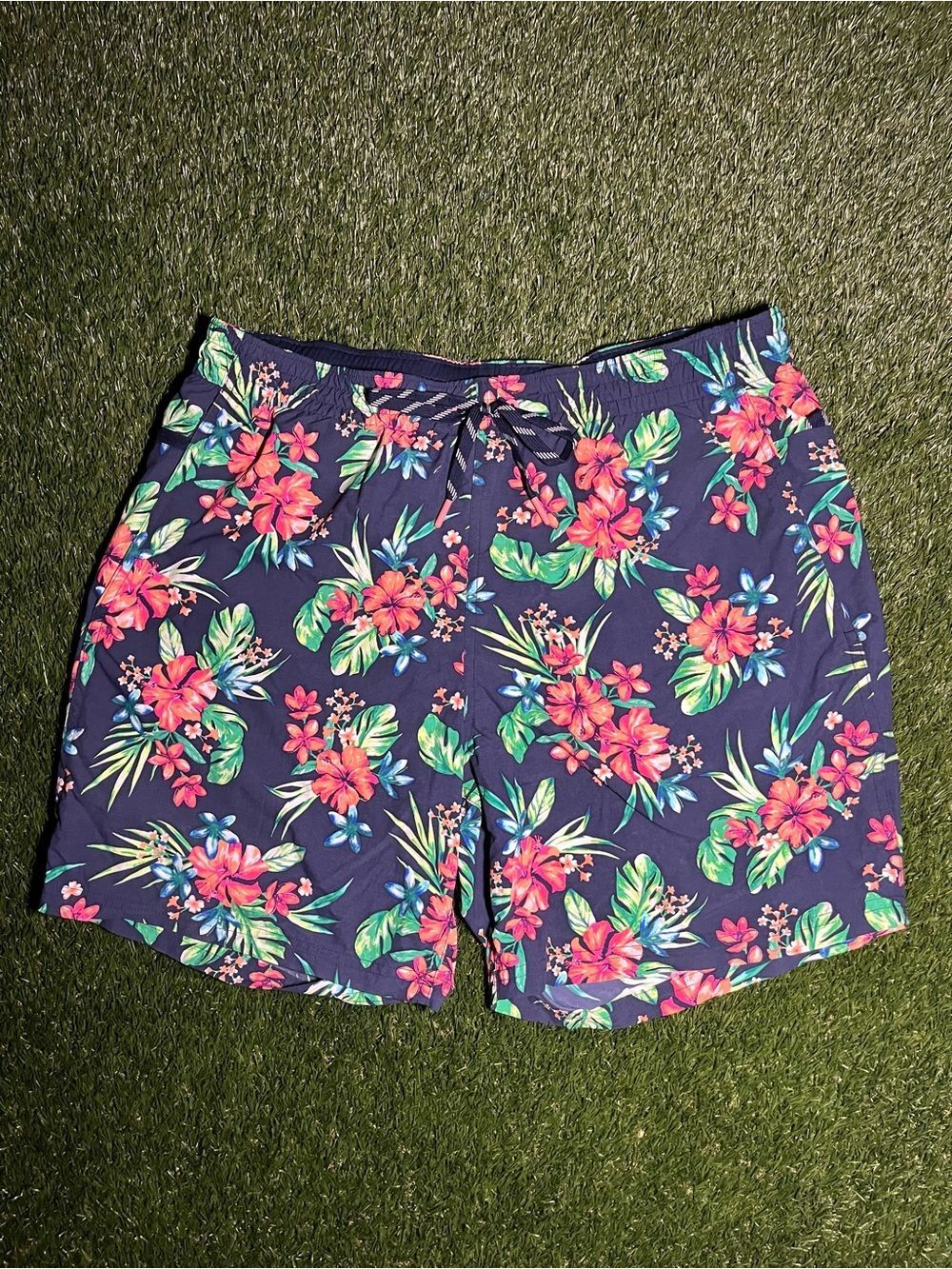 Lands’ End Men’s Large Navy Floral Swim Trunks Mesh Lined Board Shorts